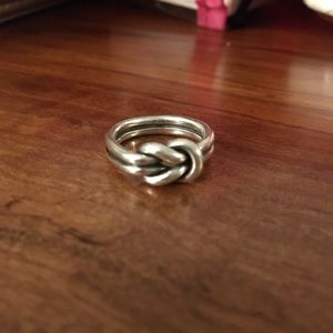 Size 5 James Avery knot ring